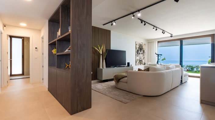 Image No.10-3 Bed Property for sale