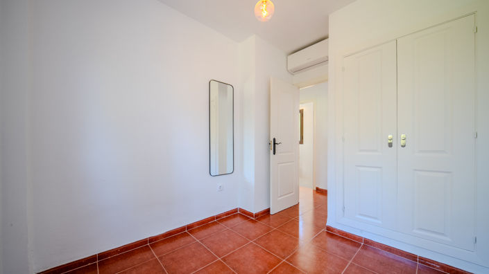 Image No.18-3 Bed Townhouse for sale
