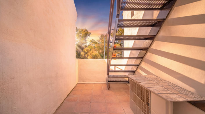 Image No.19-3 Bed Townhouse for sale