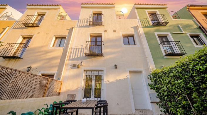 Image No.2-3 Bed Townhouse for sale