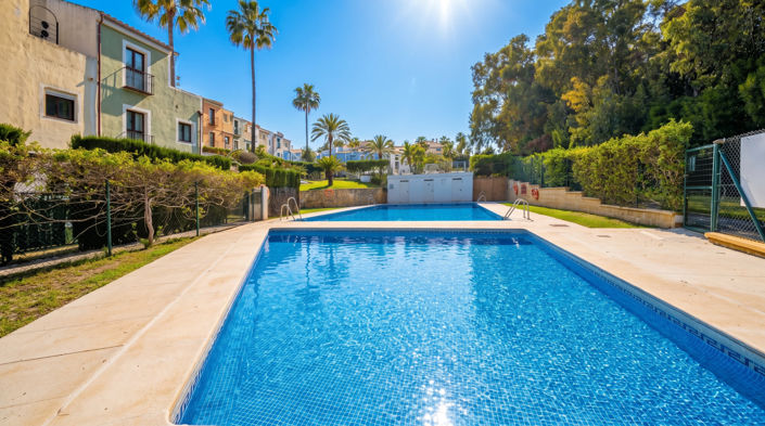 Image No.26-3 Bed Townhouse for sale