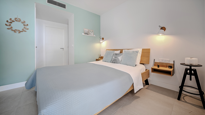 Image No.15-2 Bed Property for sale