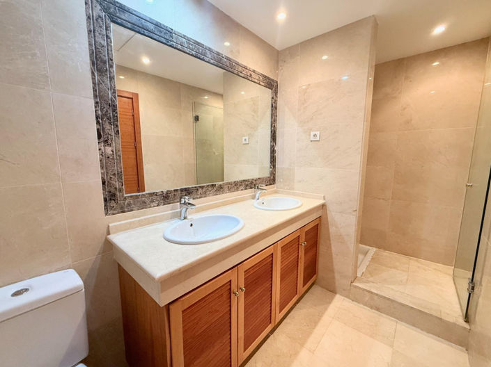 Image No.17-3 Bed Townhouse for sale