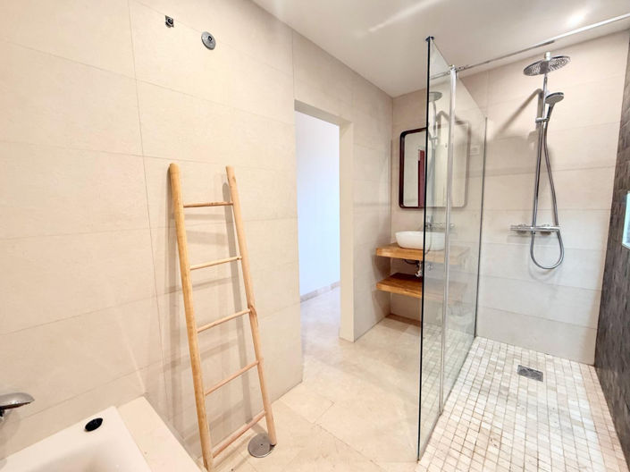 Image No.21-3 Bed Townhouse for sale