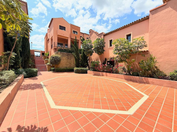 Image No.27-3 Bed Townhouse for sale