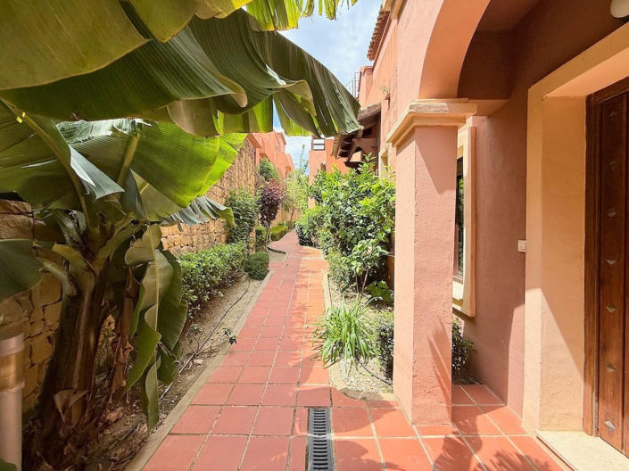 Image No.28-3 Bed Townhouse for sale