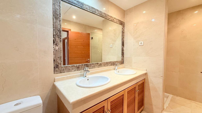 Image No.9-3 Bed Townhouse for sale