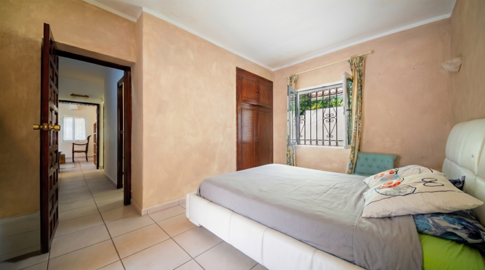 Image No.12-3 Bed House for sale