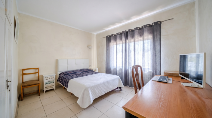Image No.15-3 Bed House for sale