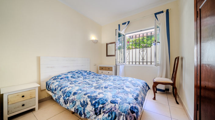 Image No.17-3 Bed House for sale