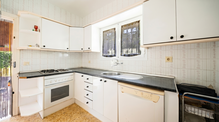 Image No.20-3 Bed House for sale