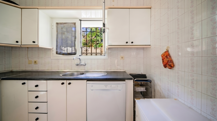 Image No.21-3 Bed House for sale