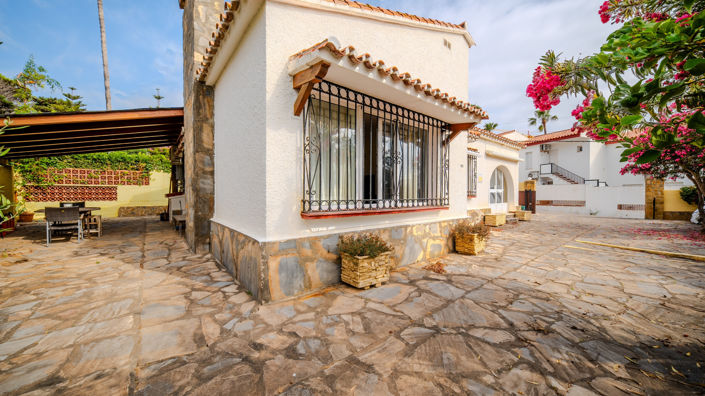 Image No.22-3 Bed House for sale