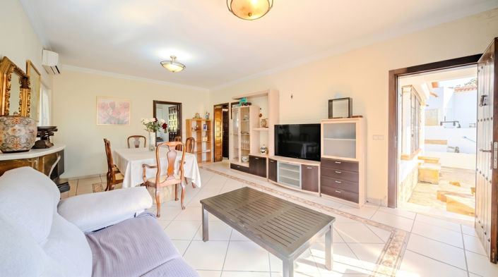 Image No.9-3 Bed House for sale