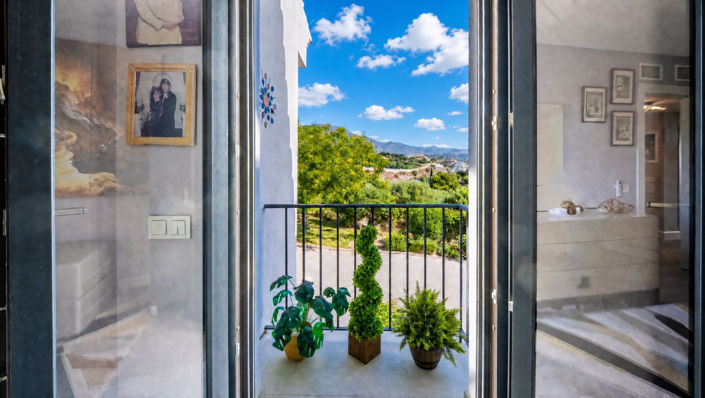 Image No.28-3 Bed Townhouse for sale