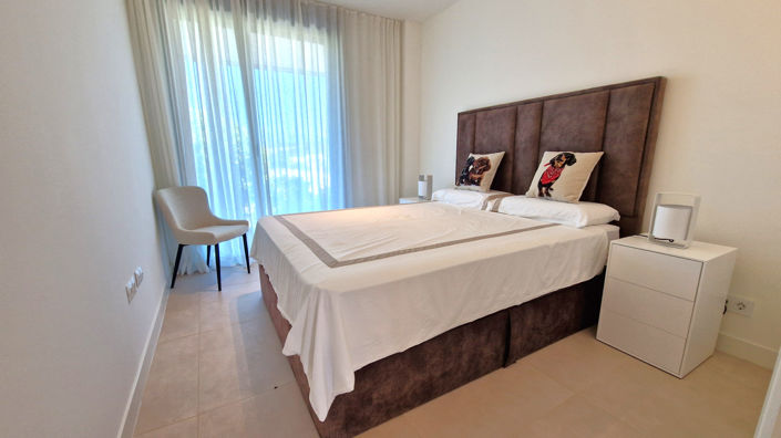 Image No.24-3 Bed Property for sale
