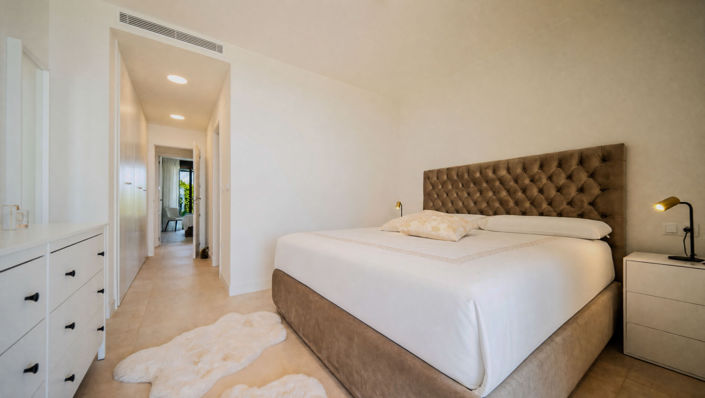 Image No.25-3 Bed Property for sale