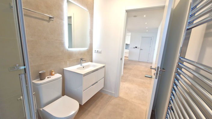 Image No.28-3 Bed Property for sale