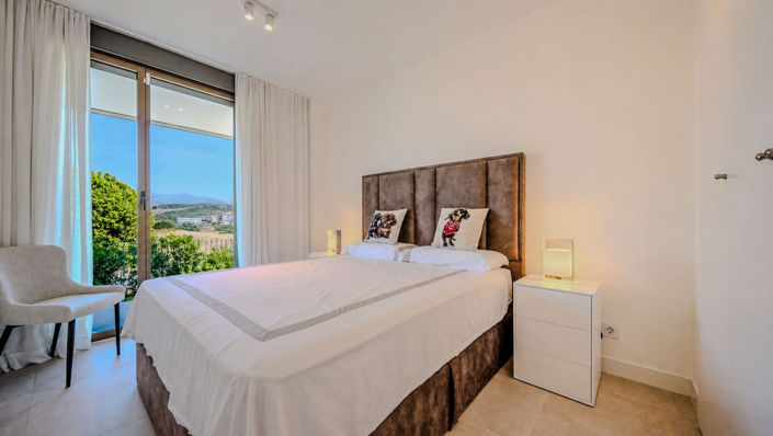 Image No.32-3 Bed Property for sale