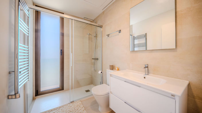Image No.35-3 Bed Property for sale