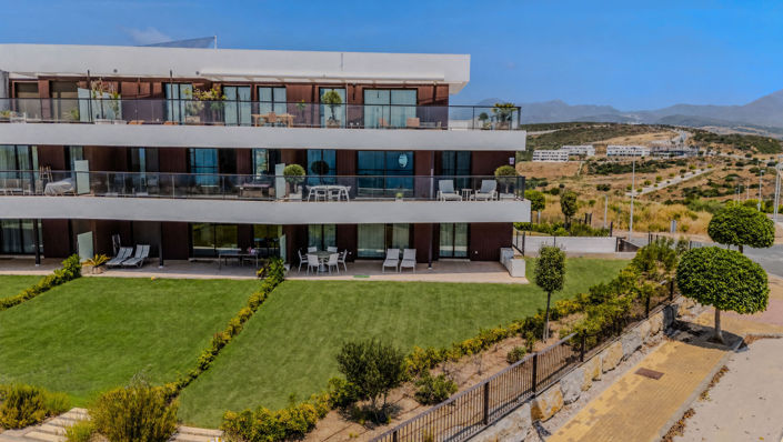 Image No.37-3 Bed Property for sale