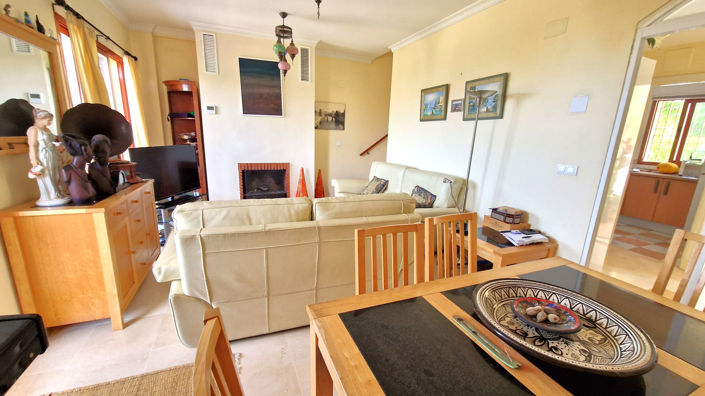 Image No.12-3 Bed Townhouse for sale