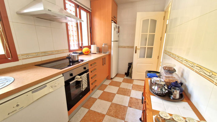 Image No.14-3 Bed Townhouse for sale