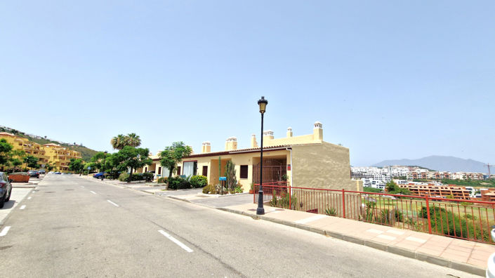 Image No.50-3 Bed Townhouse for sale