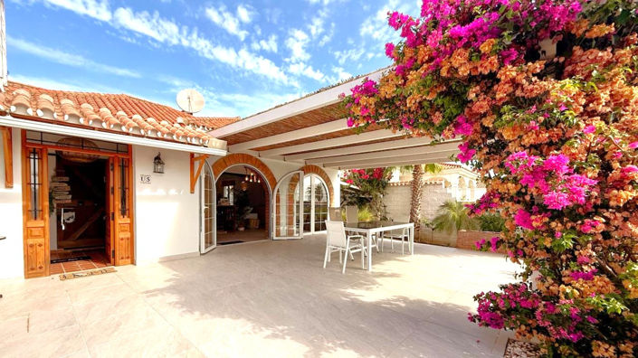 Image No.17-3 Bed House for sale