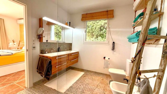 Image No.35-3 Bed House for sale