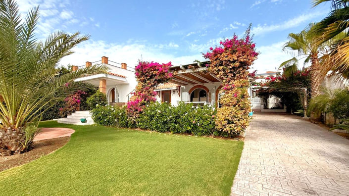 Image No.9-3 Bed House for sale
