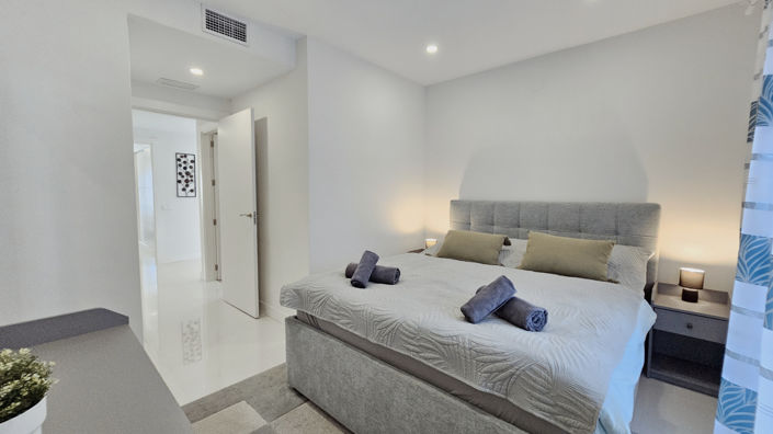 Image No.33-2 Bed Property for sale