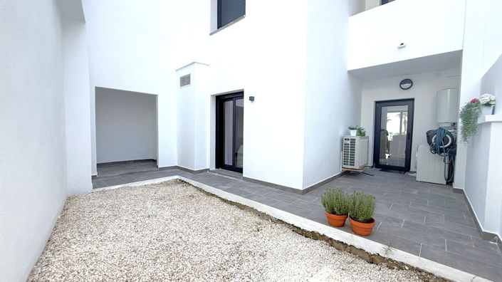 Image No.33-2 Bed Property for sale