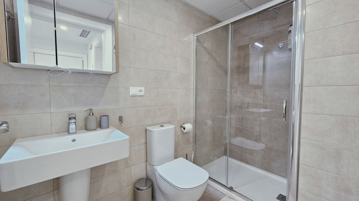 Image No.35-2 Bed Property for sale