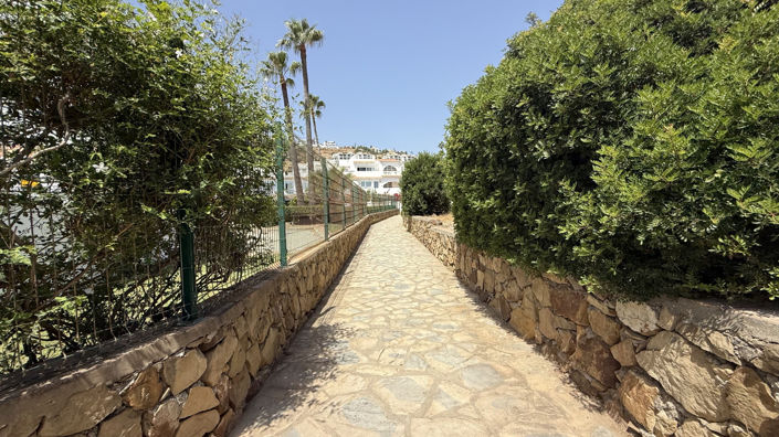 Image No.40-2 Bed Property for sale