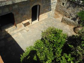 Image No.1-2 Bed House for sale