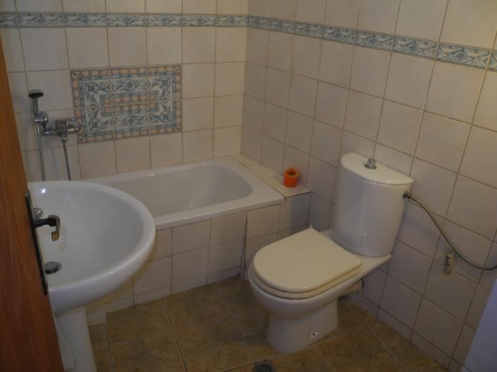 Image No.10-2 Bed House for sale