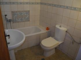 Image No.9-2 Bed House for sale