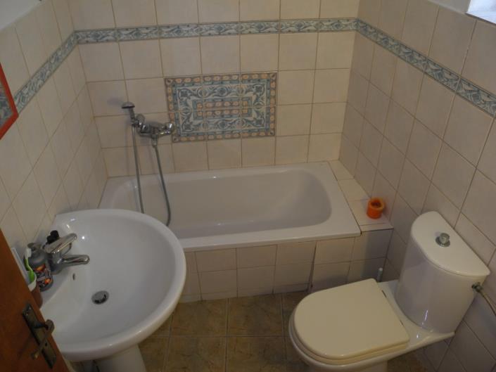 Image No.11-2 Bed House for sale