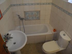 Image No.10-2 Bed House for sale
