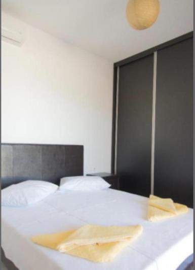 Image No.12-2 Bed Apartment for sale