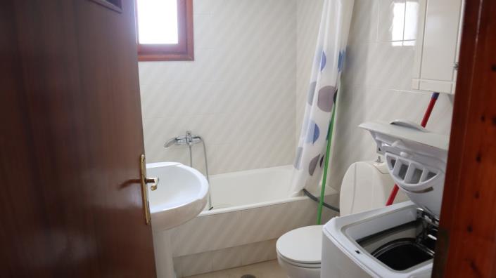 Image No.25-3 Bed House for sale