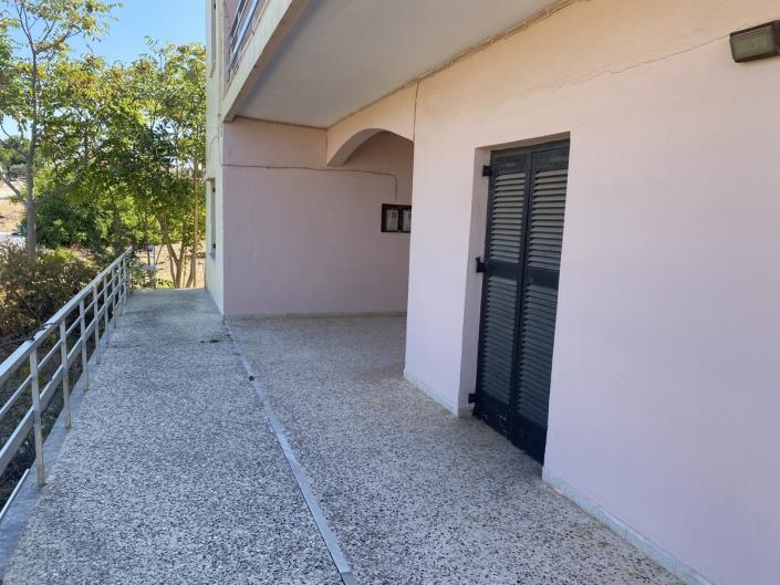 Image No.20-4 Bed Apartment for sale