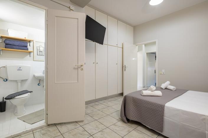 Image No.24-2 Bed House for sale