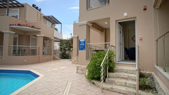 Image No.2-Appartement de 2 chambres à vendre à Maleme