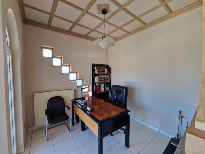 Image No.10-3 Bed Apartment for sale