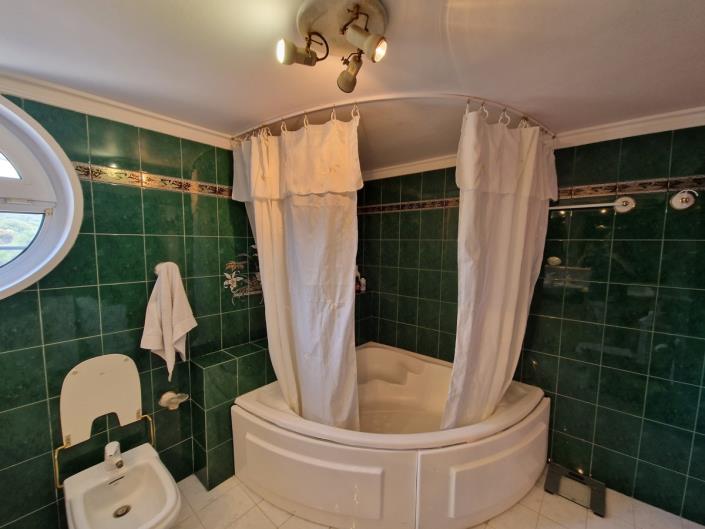 Image No.33-3 Bed Apartment for sale