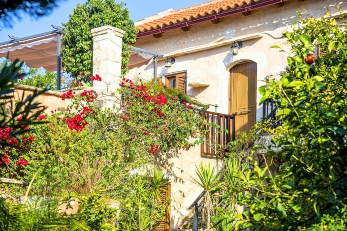 Image No.19-4 Bed Village House for sale