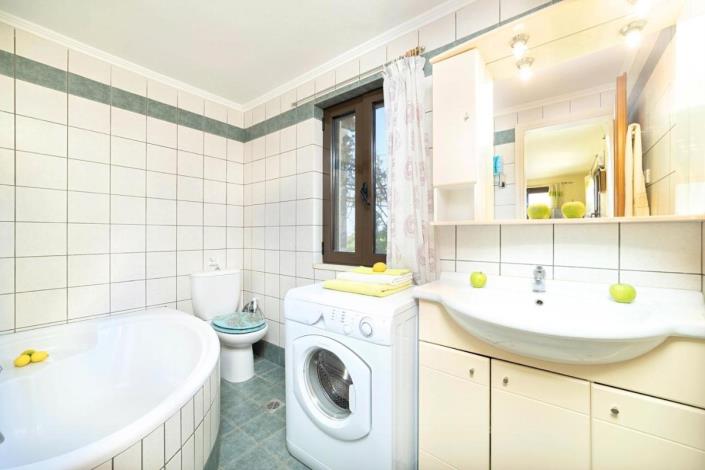 Image No.27-4 Bed Village House for sale