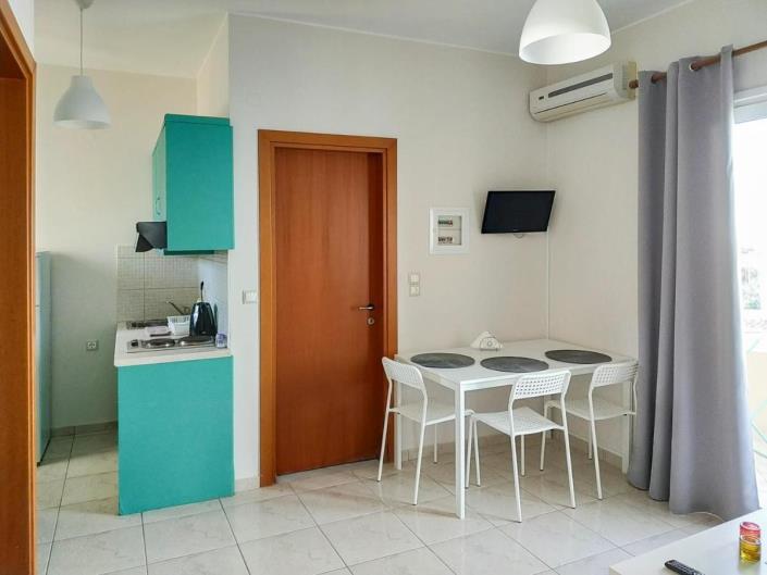 Image No.4-6 Bed Hotel for sale